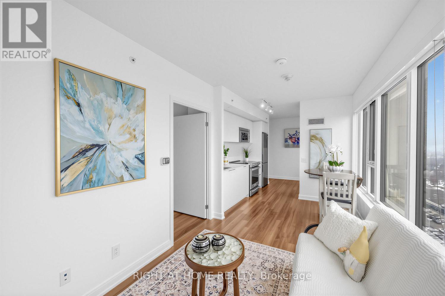 1404 - 30 Samuel Wood Way, Toronto, Ontario  M9B 0C9 - Photo 2 - W13103808