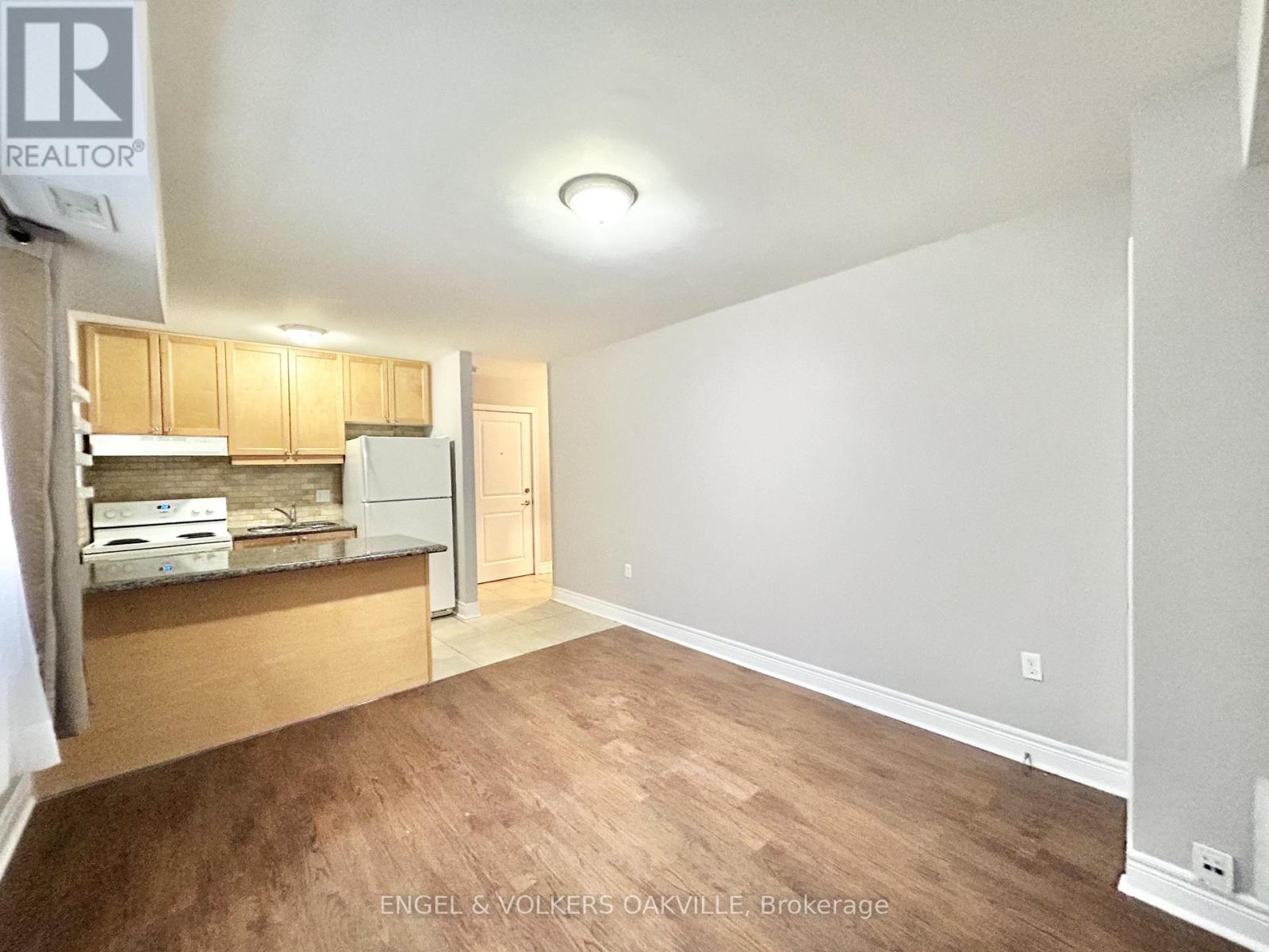 108 - 9 Thirty Third Street, Toronto, Ontario  M8W 3G7 - Photo 3 - W13103820