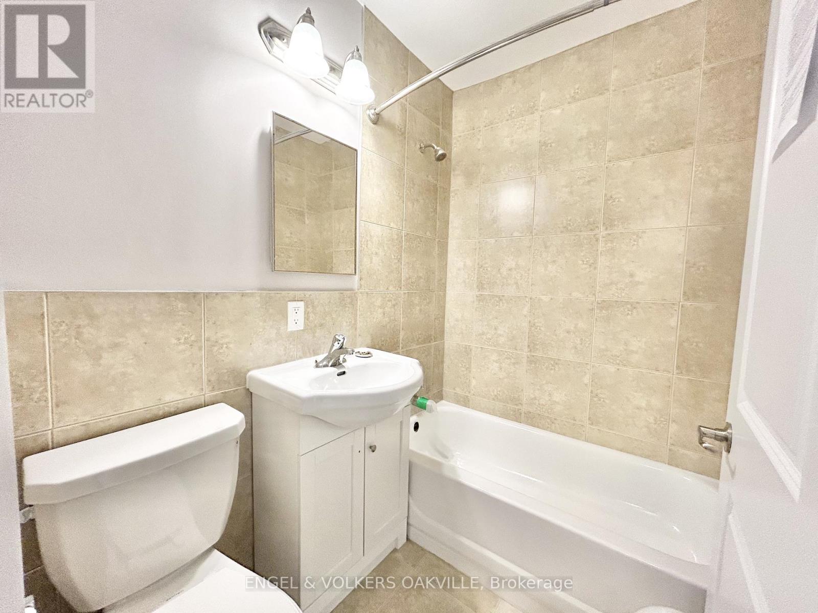 204 - 11 Thirty Third Street, Toronto, Ontario  M8W 3G7 - Photo 6 - W13103834