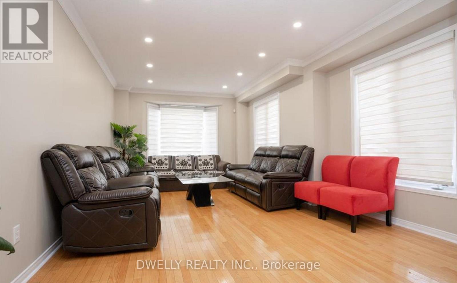 29 Trudelle Crescent, Brampton, Ontario  L7A 2Z1 - Photo 4 - W13103876
