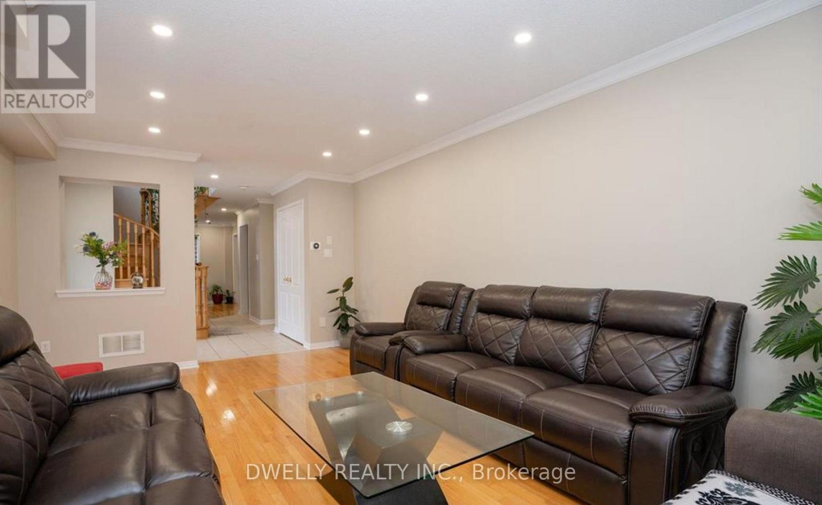 29 Trudelle Crescent, Brampton, Ontario  L7A 2Z1 - Photo 5 - W13103876