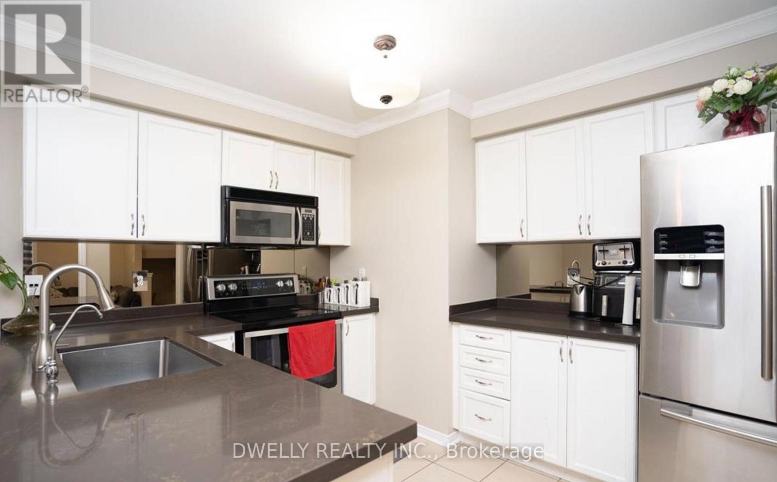 29 Trudelle Crescent, Brampton, Ontario  L7A 2Z1 - Photo 9 - W13103876