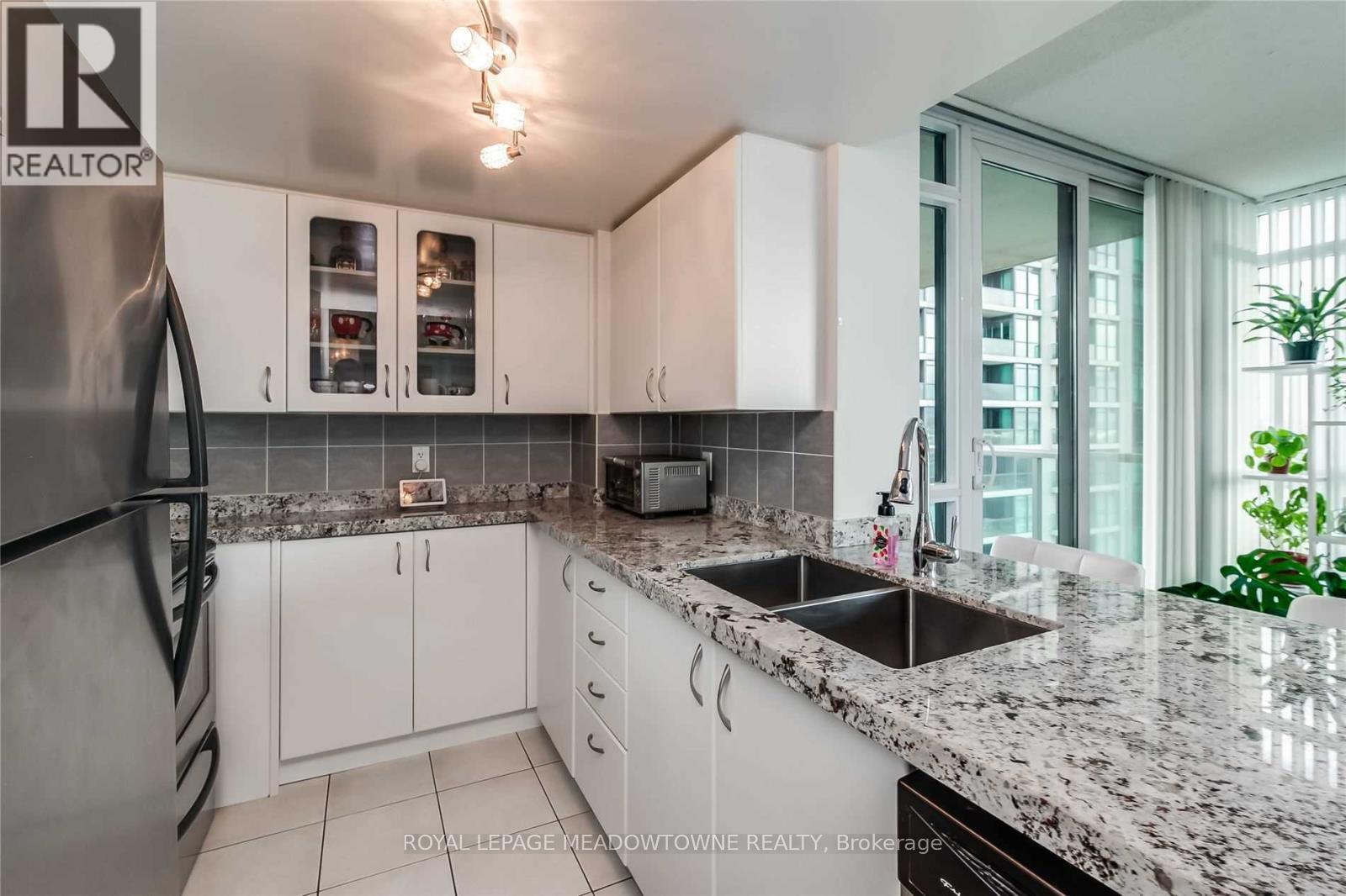 2102 - 225 Sherway Gardens Road, Toronto, Ontario  M9C 0A3 - Photo 9 - W13103878