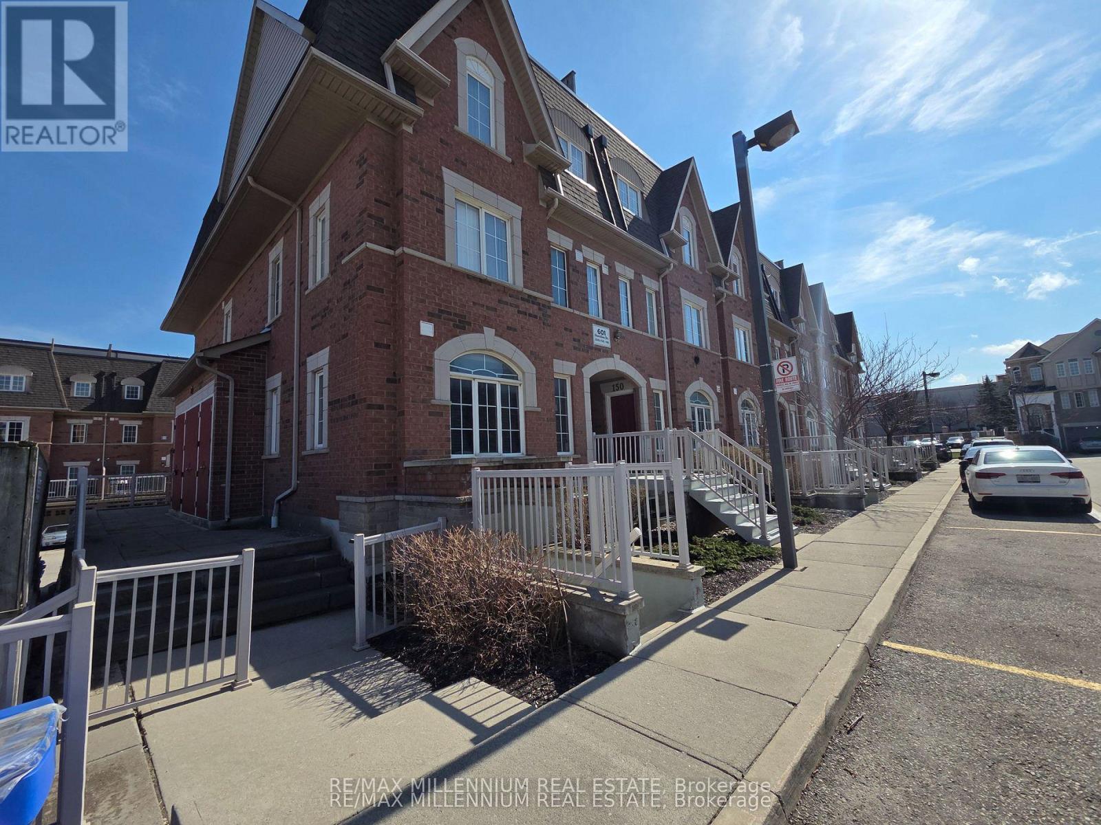 145 - 601 Shoreline Drive, Mississauga, Ontario  L5B 4K3 - Photo 2 - W13103922