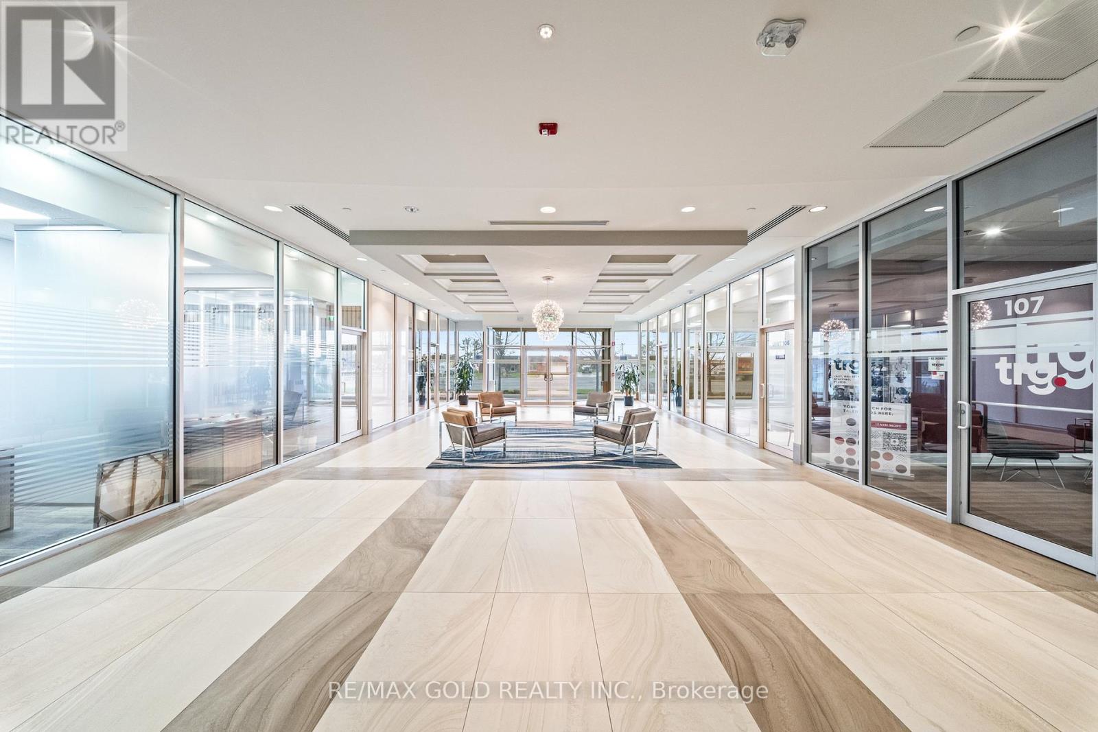 303-218 Export Boulevard, Mississauga, Ontario  L5S 1Y4 - Photo 3 - W13103928