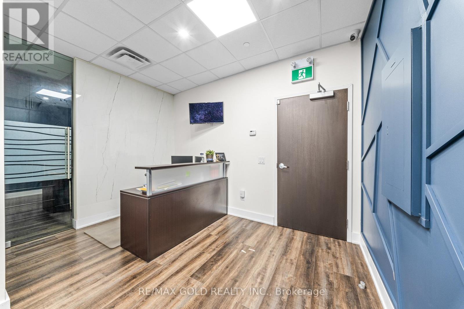 303-218 Export Boulevard, Mississauga, Ontario  L5S 1Y4 - Photo 8 - W13103928