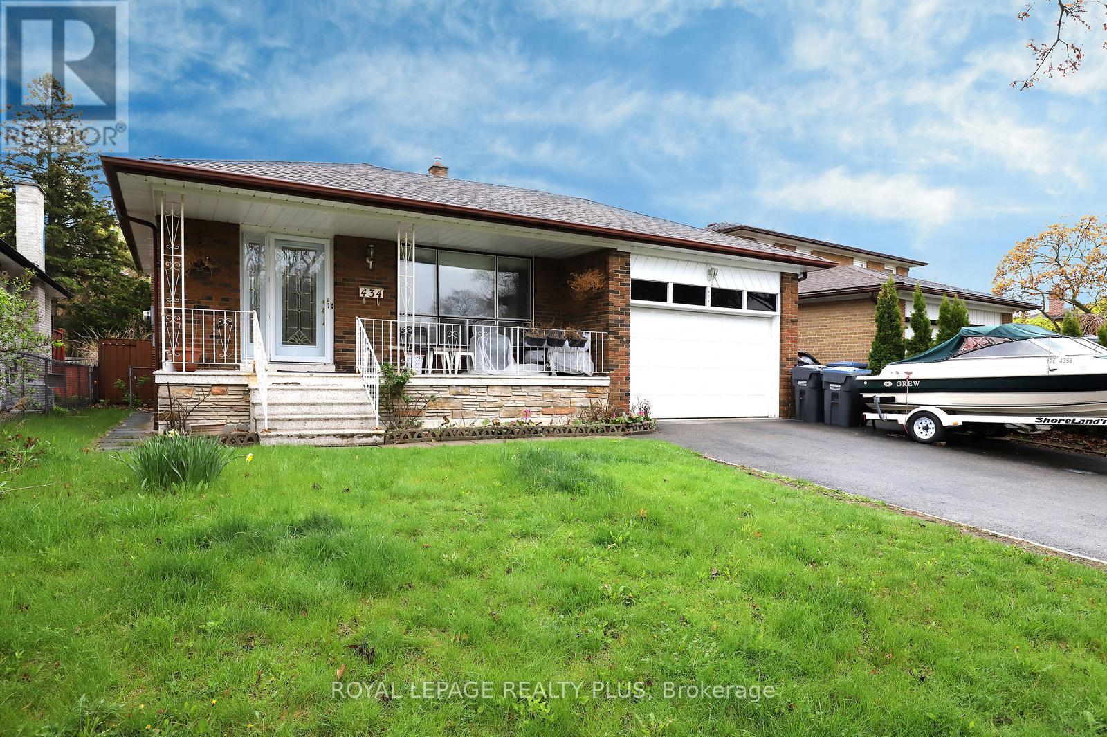 434 Tedwyn Drive, Mississauga, Ontario  L5A 1J6 - Photo 2 - W13103942