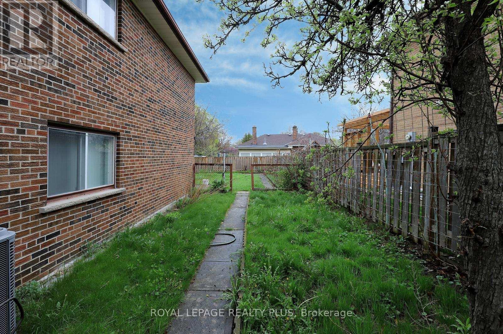 434 Tedwyn Drive, Mississauga, Ontario  L5A 1J6 - Photo 29 - W13103942