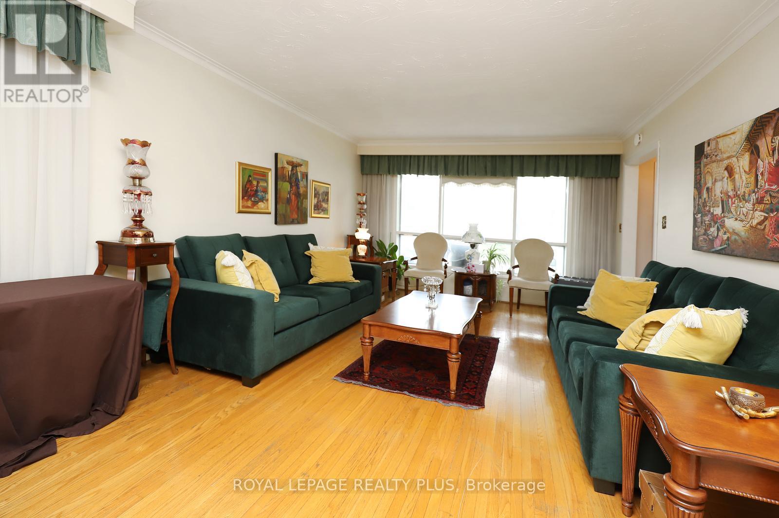 434 Tedwyn Drive, Mississauga, Ontario  L5A 1J6 - Photo 4 - W13103942