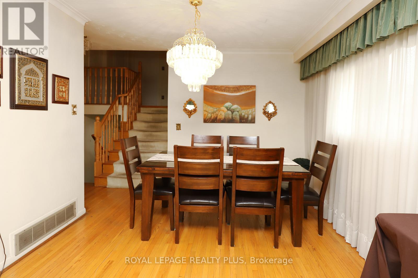 434 Tedwyn Drive, Mississauga, Ontario  L5A 1J6 - Photo 8 - W13103942