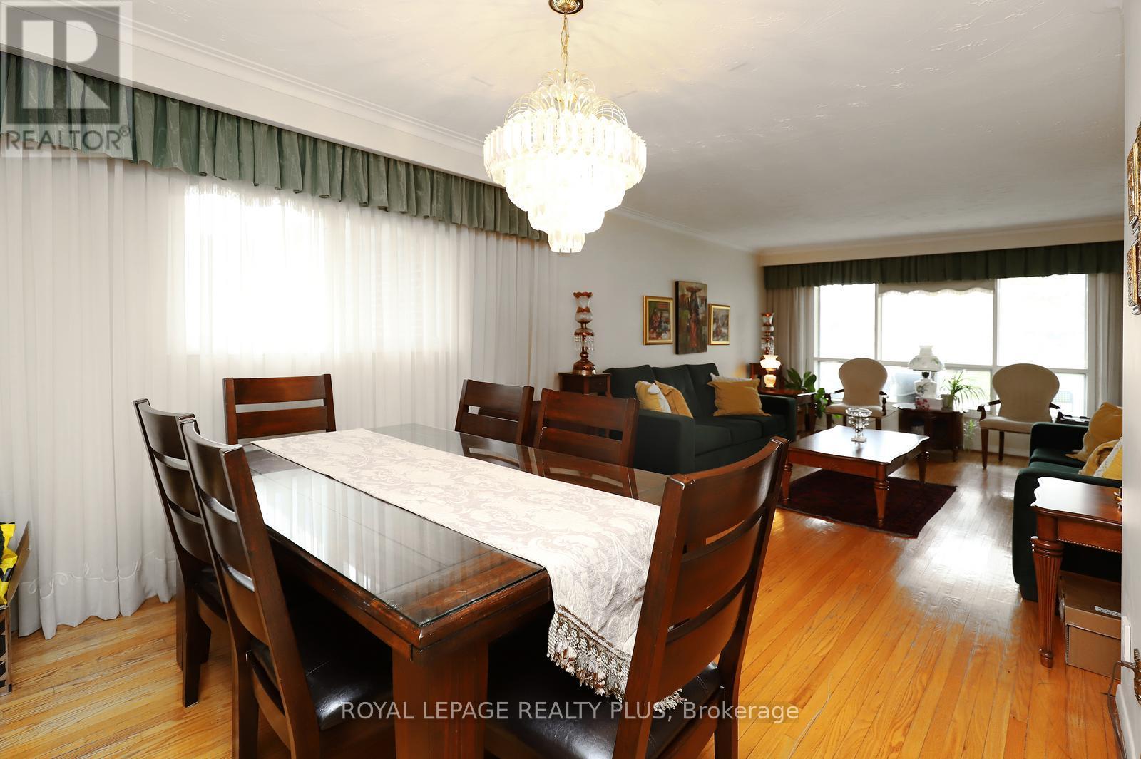 434 Tedwyn Drive, Mississauga, Ontario  L5A 1J6 - Photo 9 - W13103942