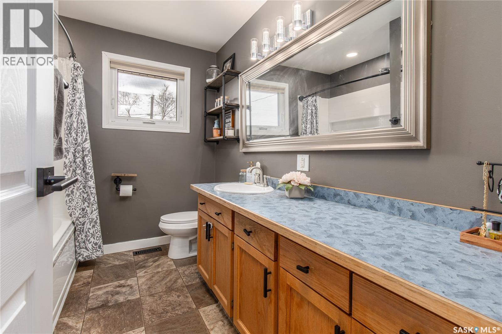 1003 Ominica Street E, Moose Jaw, Saskatchewan  S6H 0J4 - Photo 27 - SK035208