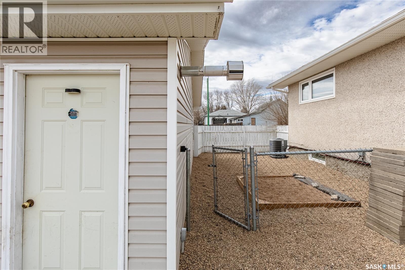 1003 Ominica Street E, Moose Jaw, Saskatchewan  S6H 0J4 - Photo 65 - SK035208