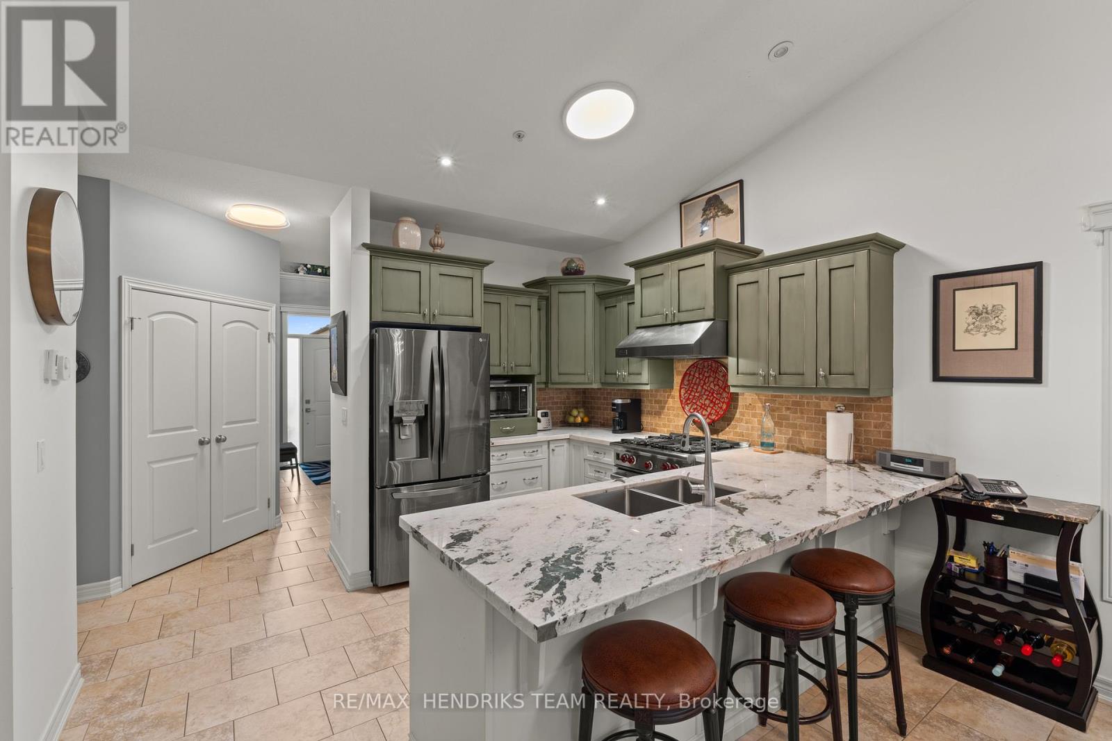 54 Videl Crescent N, St. Catharines, Ontario  L2W 0A3 - Photo 10 - X13104052