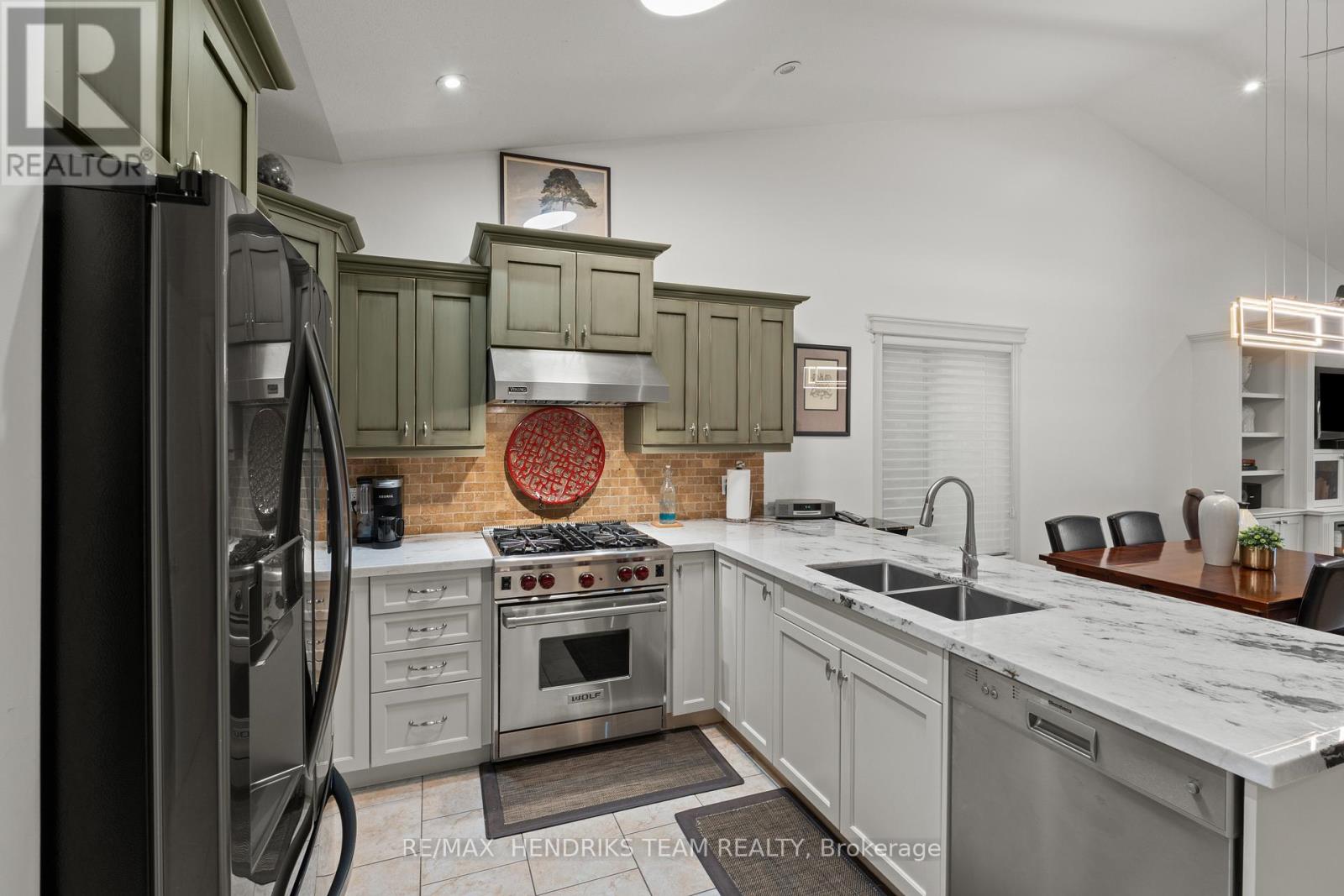 54 Videl Crescent N, St. Catharines, Ontario  L2W 0A3 - Photo 8 - X13104052