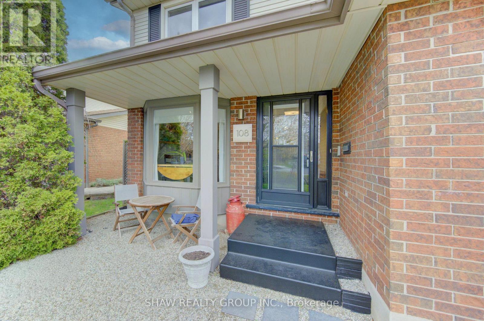 108 Clearwater Crescent, Waterloo, Ontario  N2V 1L8 - Photo 4 - X13103580