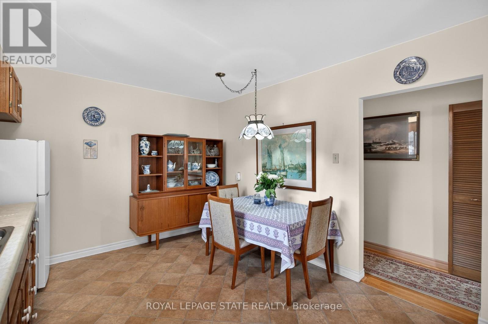 34 Helen Street, Hamilton, Ontario  L9H 1N3 - Photo 14 - X13103824