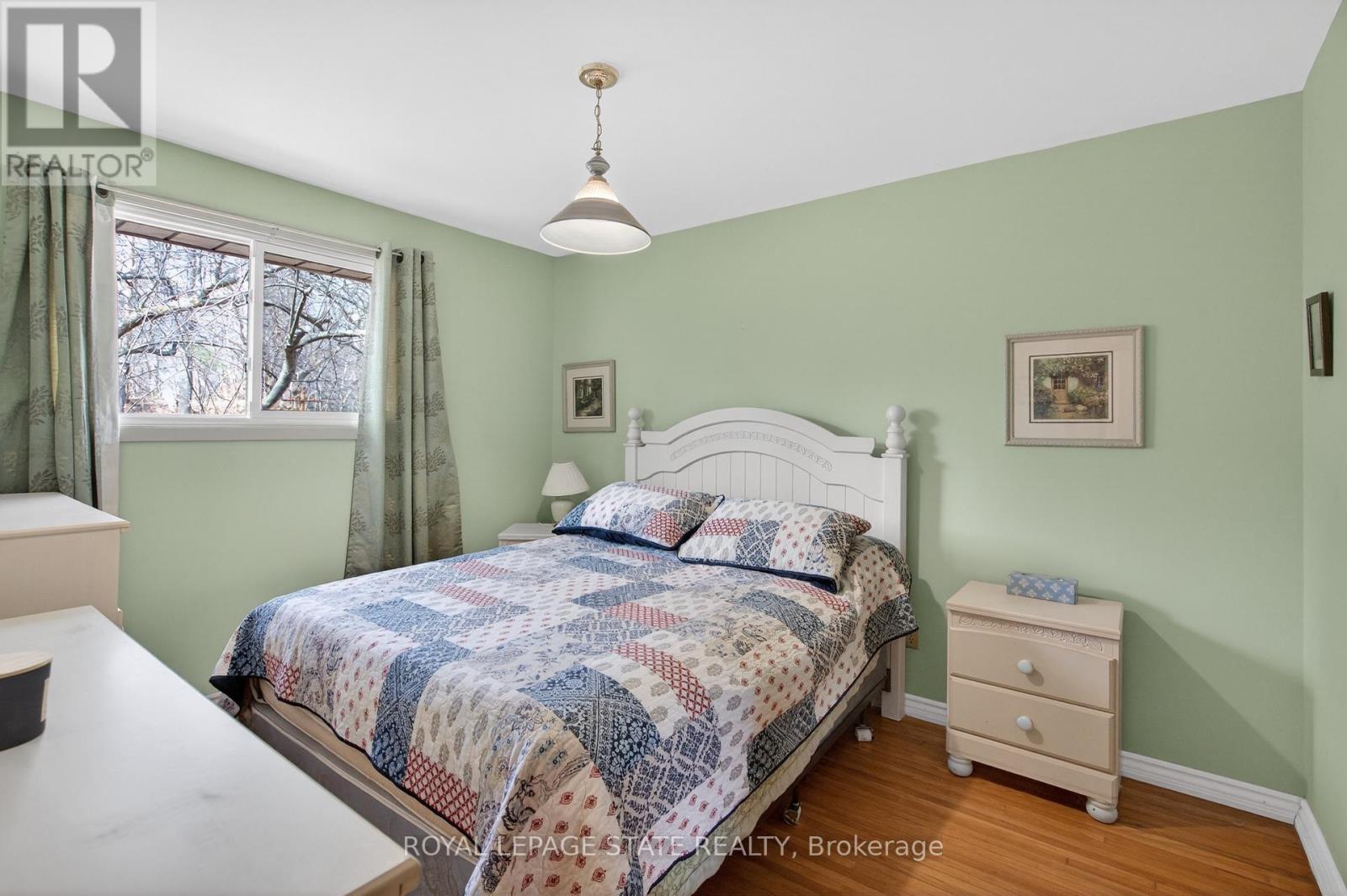34 Helen Street, Hamilton, Ontario  L9H 1N3 - Photo 15 - X13103824