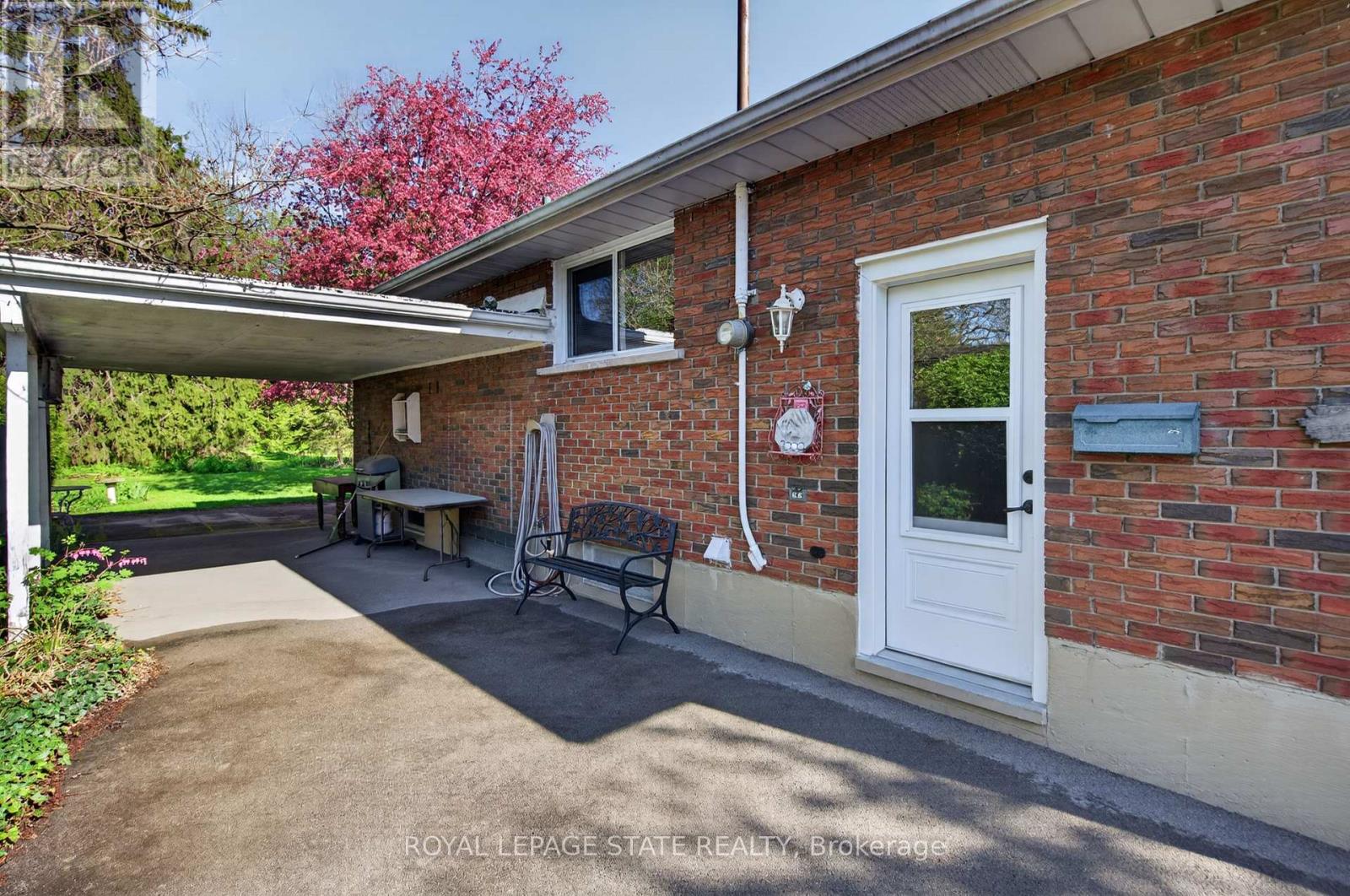 34 Helen Street, Hamilton, Ontario  L9H 1N3 - Photo 26 - X13103824
