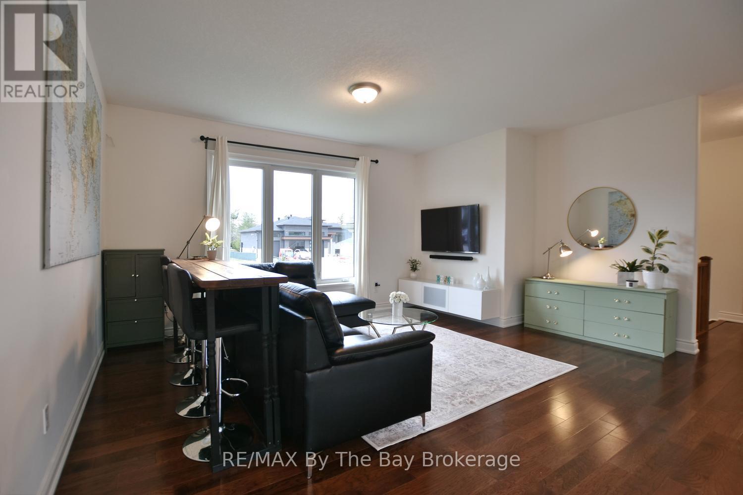 35 Edgewater Road, Wasaga Beach, Ontario  L9Z 2W5 - Photo 11 - S13104100