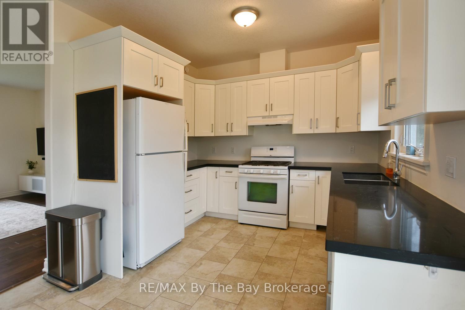 35 Edgewater Road, Wasaga Beach, Ontario  L9Z 2W5 - Photo 20 - S13104100