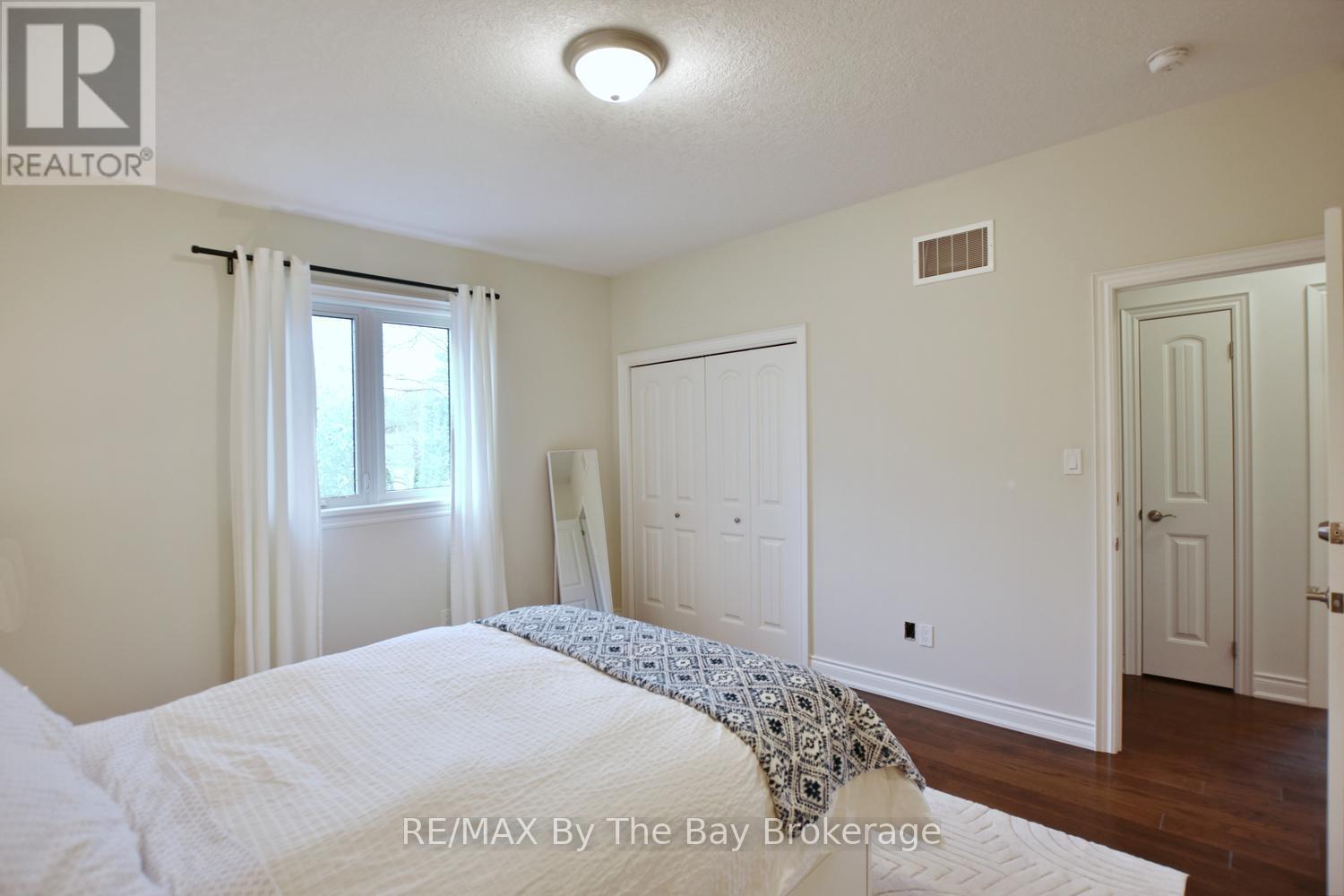 35 Edgewater Road, Wasaga Beach, Ontario  L9Z 2W5 - Photo 25 - S13104100