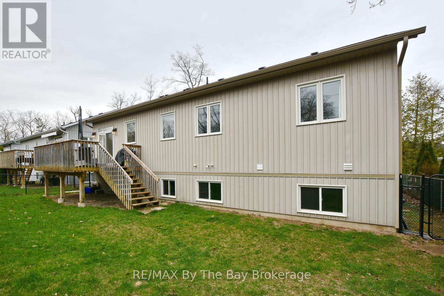35 Edgewater Road, Wasaga Beach, Ontario  L9Z 2W5 - Photo 46 - S13104100