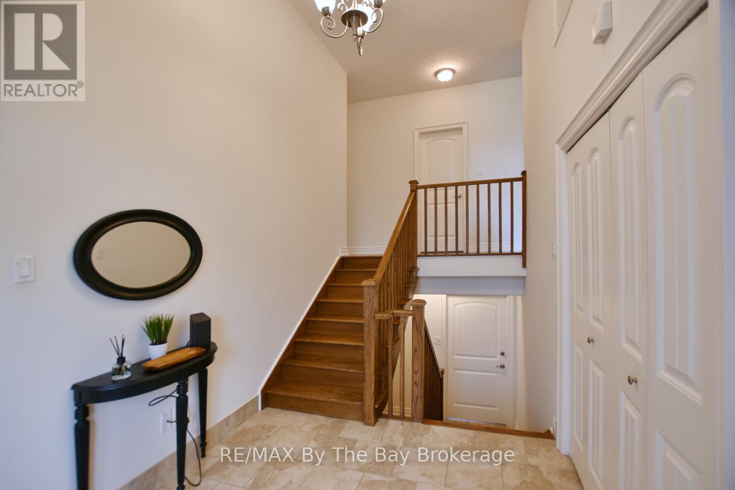 35 Edgewater Road, Wasaga Beach, Ontario  L9Z 2W5 - Photo 5 - S13104100
