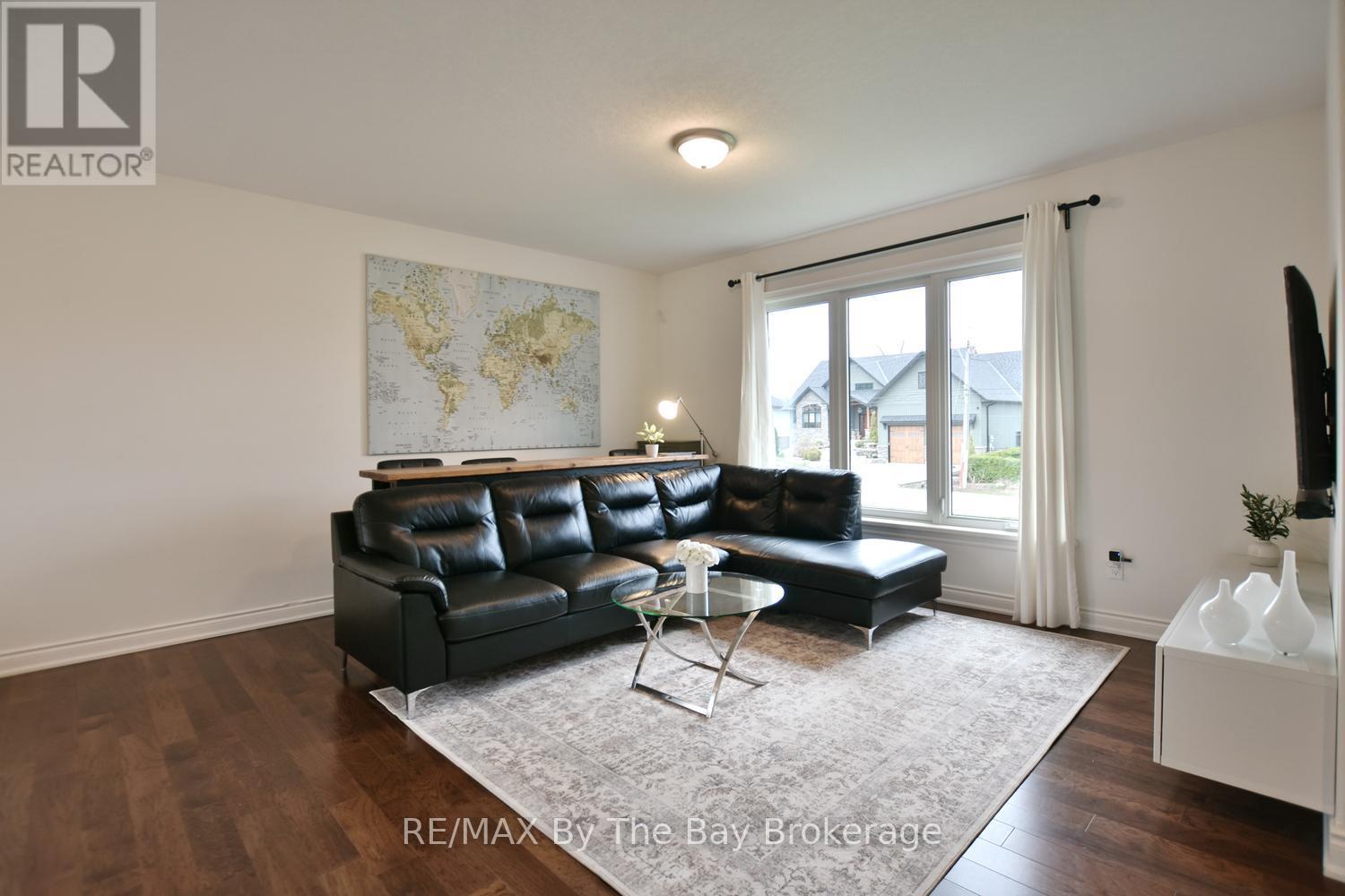 35 Edgewater Road, Wasaga Beach, Ontario  L9Z 2W5 - Photo 7 - S13104100