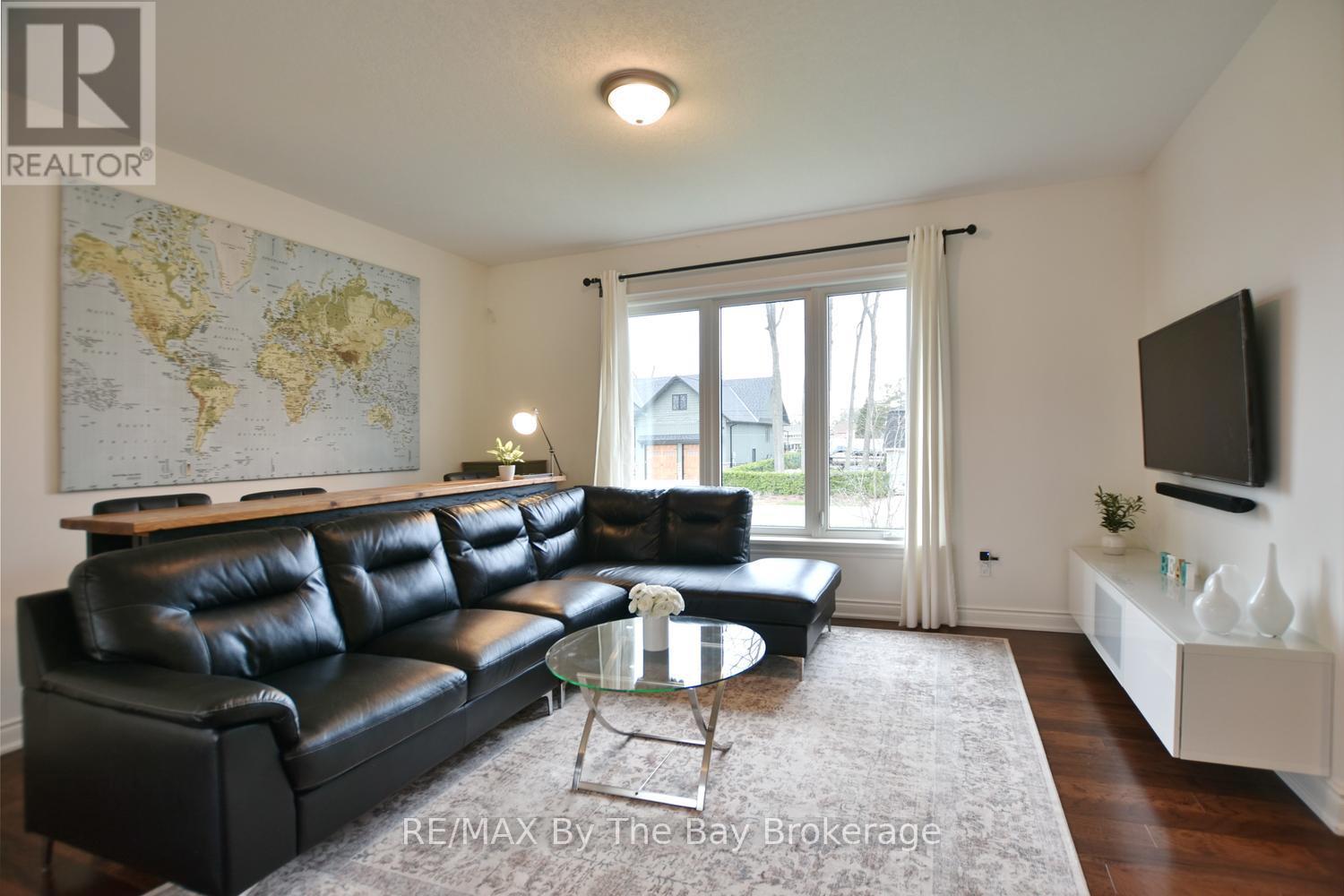 35 Edgewater Road, Wasaga Beach, Ontario  L9Z 2W5 - Photo 8 - S13104100