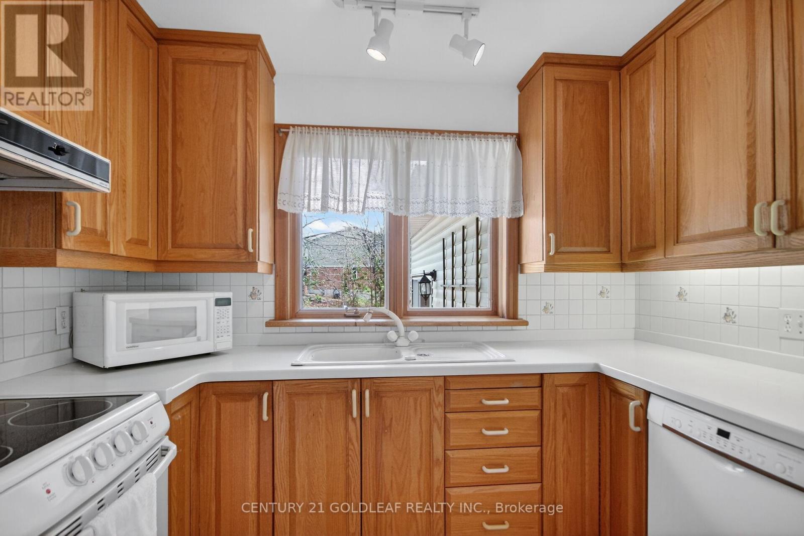 13 Crownhill Street, Ottawa, Ontario  K1J 7K1 - Photo 14 - X13080710