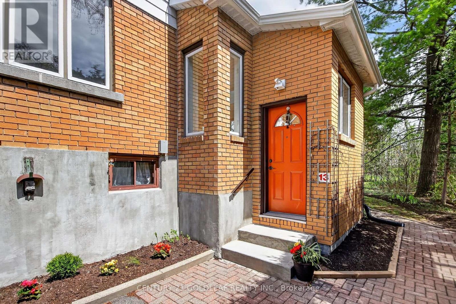 13 Crownhill Street, Ottawa, Ontario  K1J 7K1 - Photo 3 - X13080710