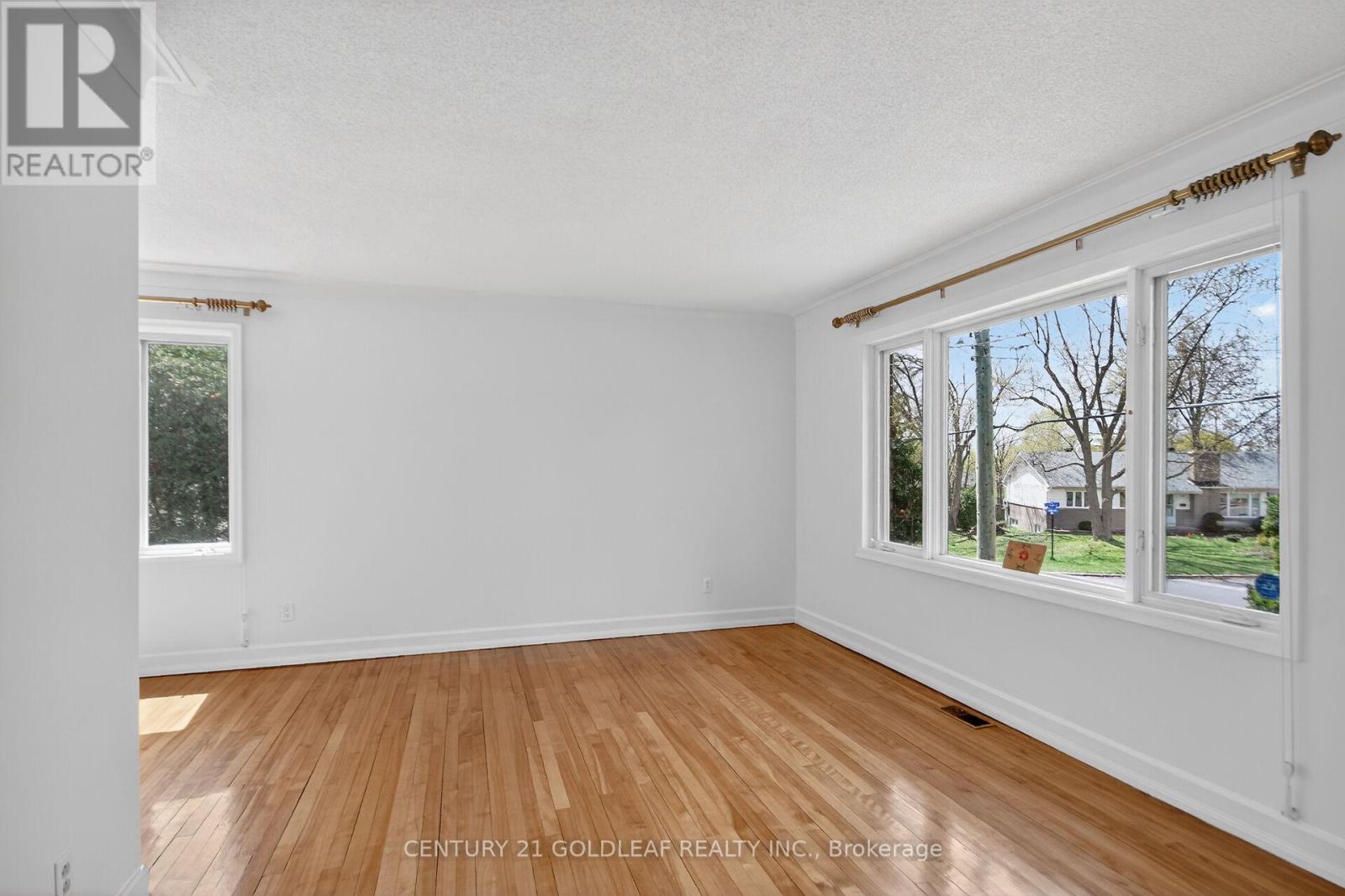 13 Crownhill Street, Ottawa, Ontario  K1J 7K1 - Photo 8 - X13080710
