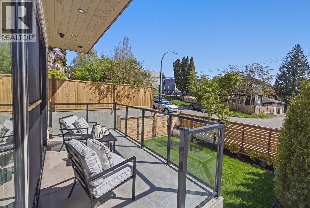 1 625 E 24th Avenue, Vancouver, British Columbia  V5V 2A3 - Photo 2 - R3121327