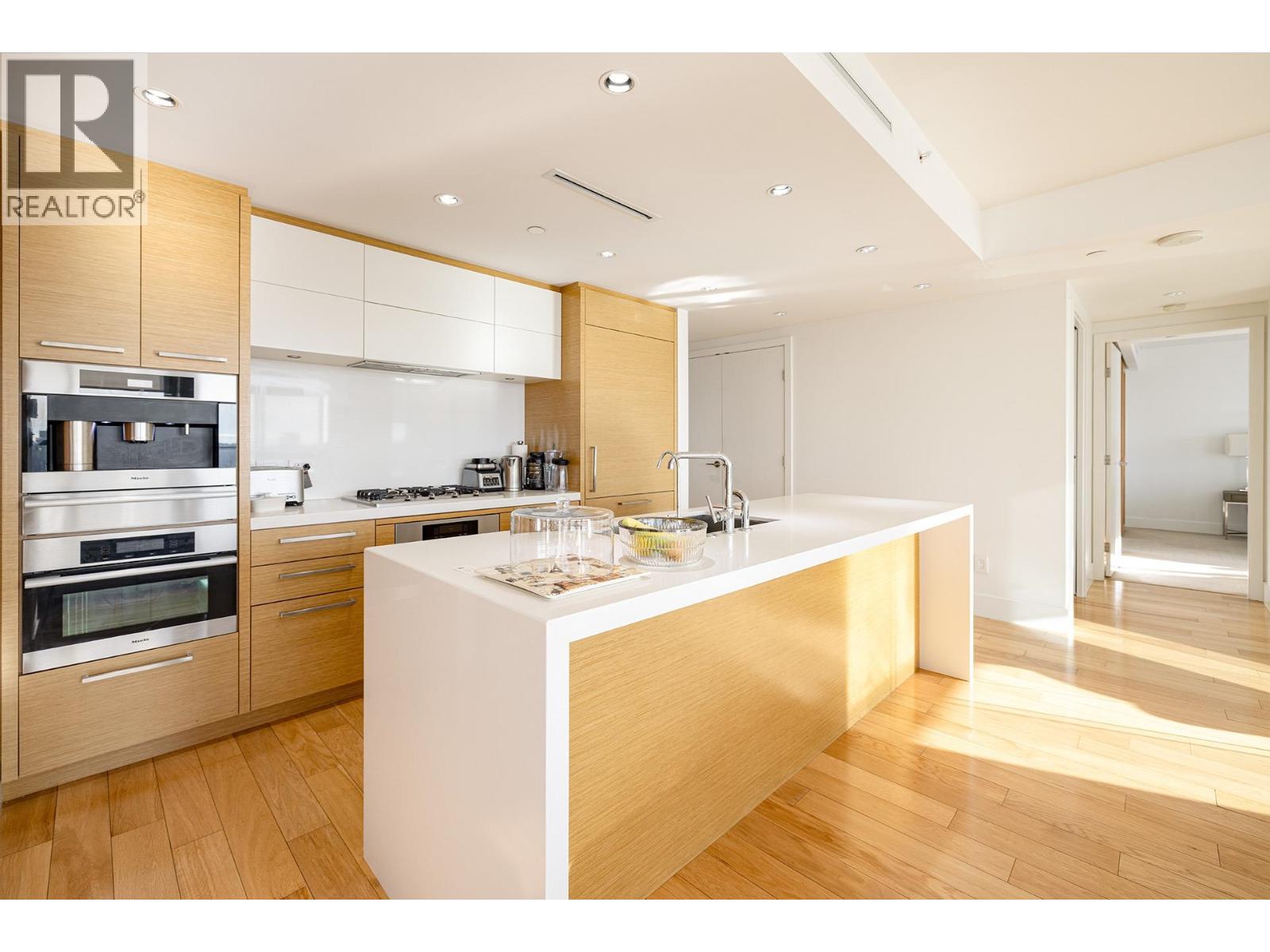 3001 667 Howe Street, Vancouver, British Columbia  V6C 0B5 - Photo 1 - R3121354
