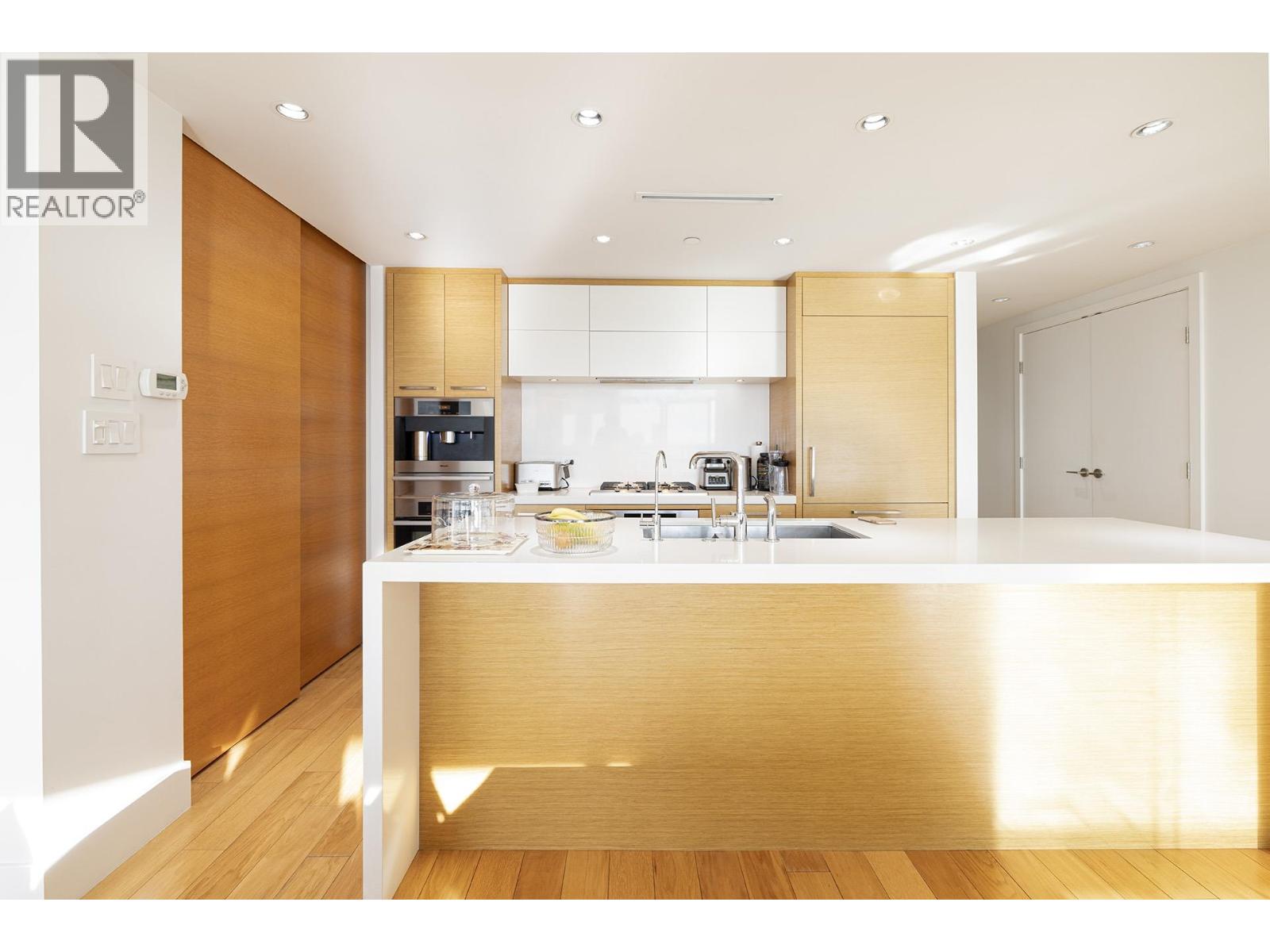 3001 667 Howe Street, Vancouver, British Columbia  V6C 0B5 - Photo 2 - R3121354