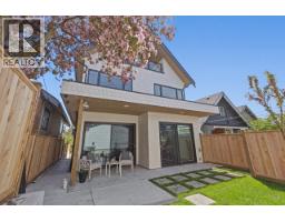 2 625 E 24TH AVENUE, Vancouver, British Columbia