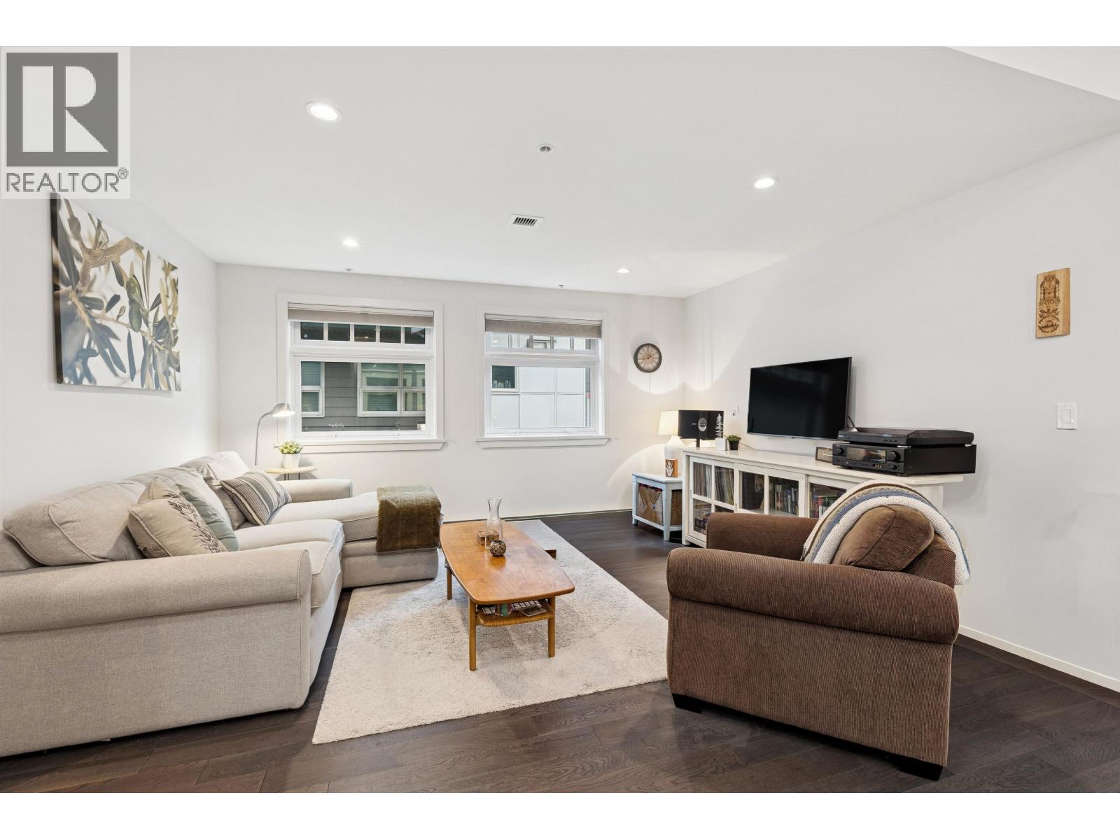 2 244 E 5th Street, North Vancouver, British Columbia  V7L 1L7 - Photo 10 - R3121358