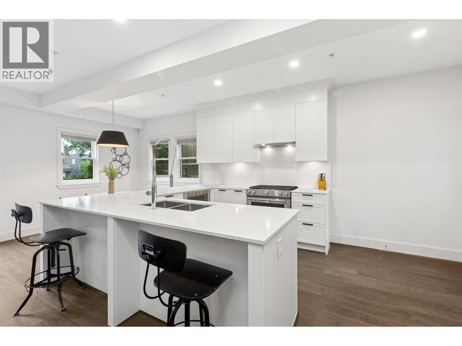 2 244 E 5th Street, North Vancouver, British Columbia  V7L 1L7 - Photo 11 - R3121358