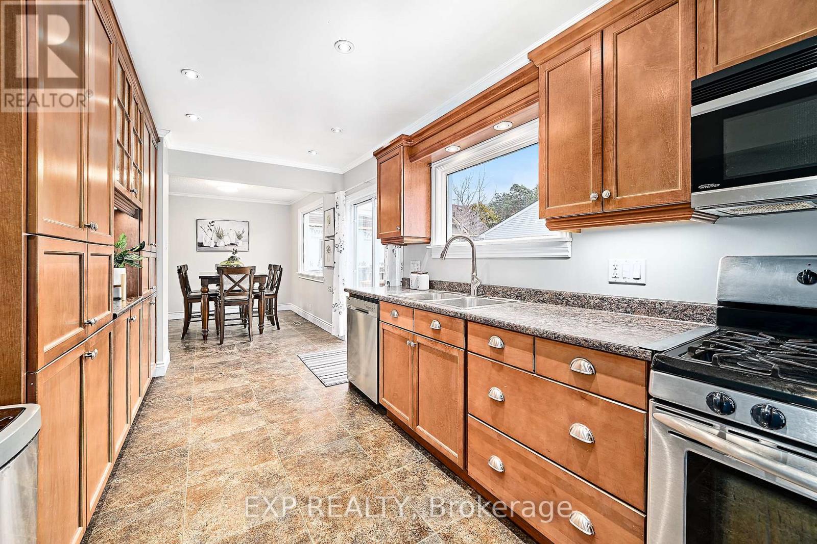 17 Eastwood Avenue N, Oshawa, Ontario  L1G 3Y5 - Photo 22 - E13104122