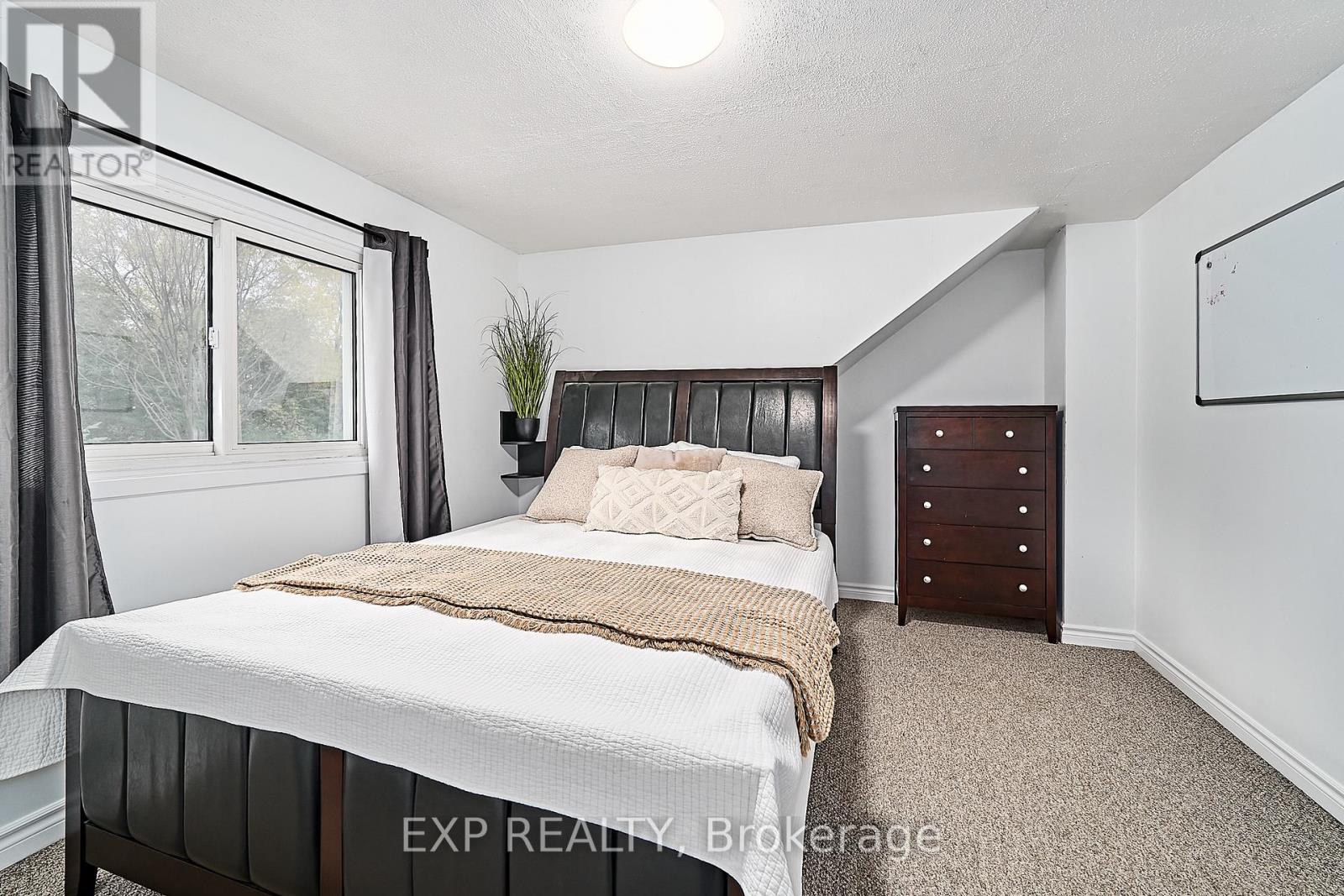 17 Eastwood Avenue N, Oshawa, Ontario  L1G 3Y5 - Photo 28 - E13104122