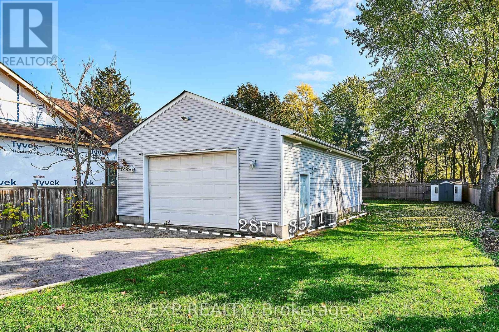 17 Eastwood Avenue N, Oshawa, Ontario  L1G 3Y5 - Photo 6 - E13104122