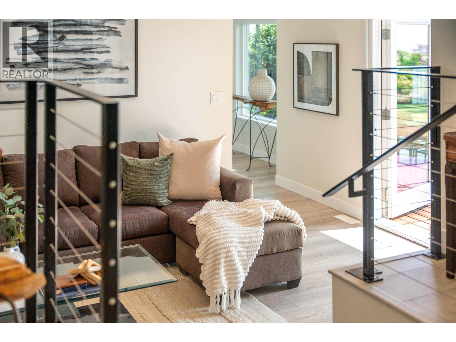 1590 Ocean Beach Esplanade, Gibsons, British Columbia  V0N 1V5 - Photo 17 - R3121350