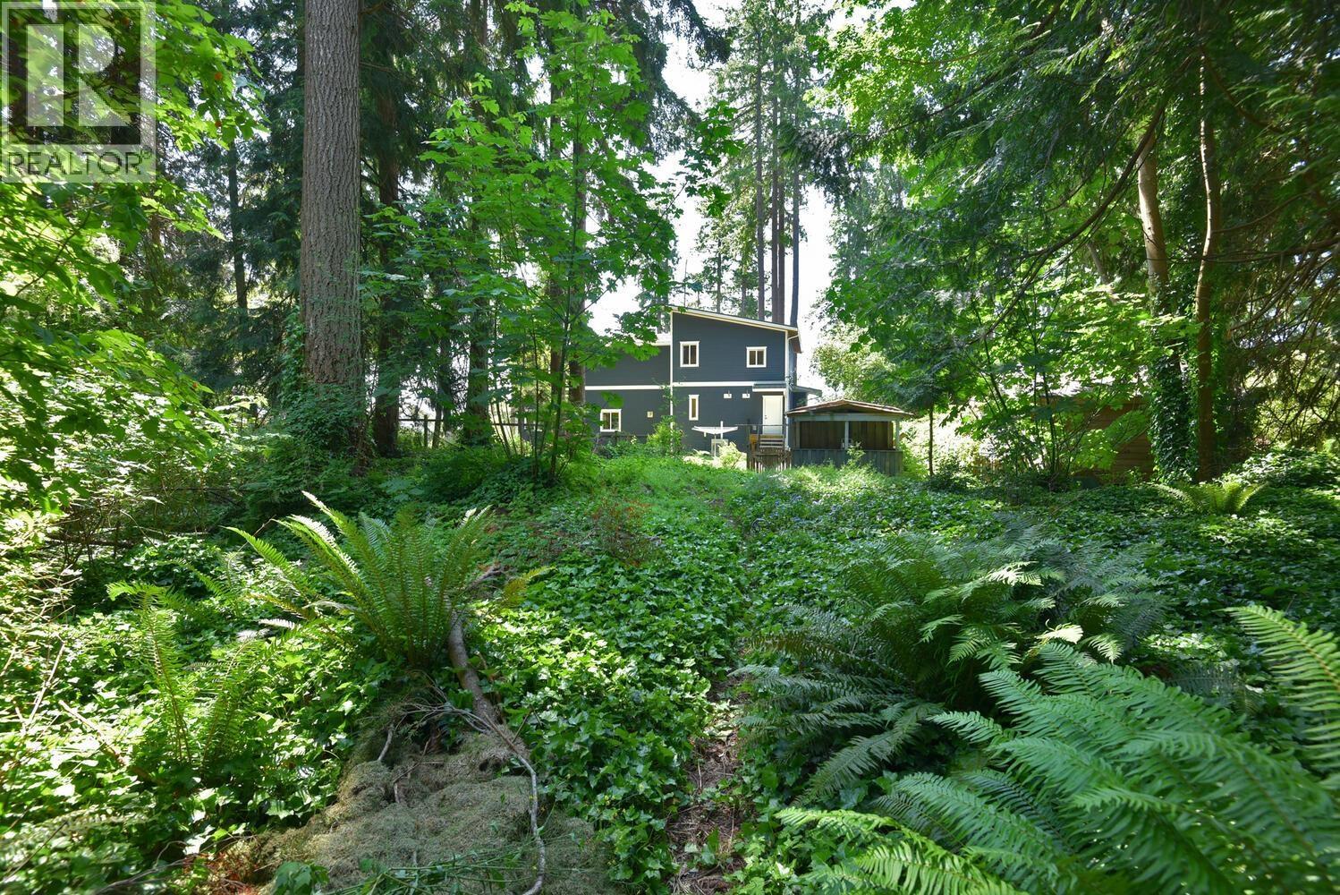 1590 Ocean Beach Esplanade, Gibsons, British Columbia  V0N 1V5 - Photo 2 - R3121350
