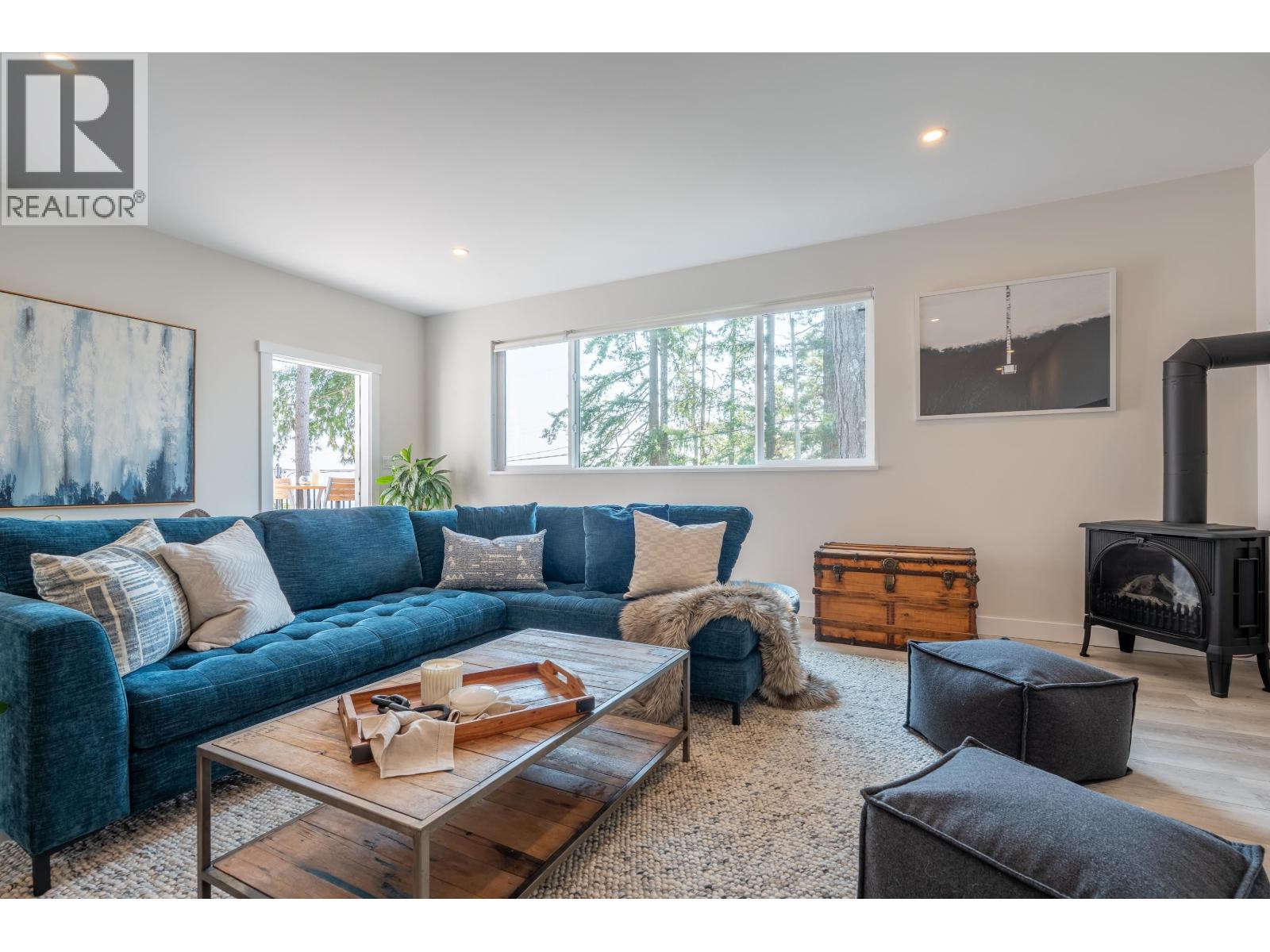 1590 Ocean Beach Esplanade, Gibsons, British Columbia  V0N 1V5 - Photo 31 - R3121350