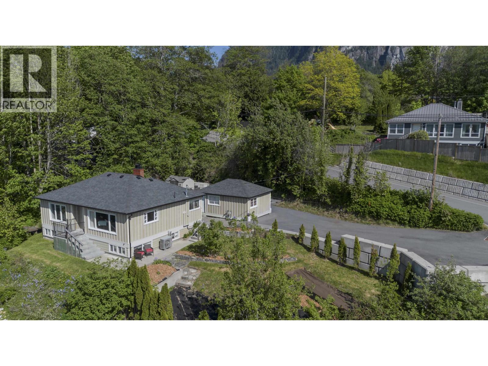 38139 Clarke Drive, Squamish, British Columbia  V8B 0C8 - Photo 3 - R3121377