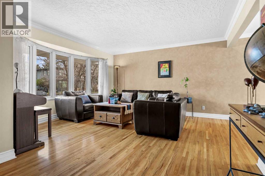 3816 Brighton Drive Nw, Calgary, Alberta  T2L 1G8 - Photo 8 - A2304950