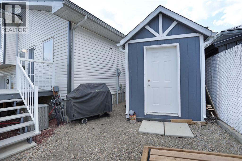 79 Parkland Close E, Brooks, Alberta  T1R 0M2 - Photo 48 - A2308144