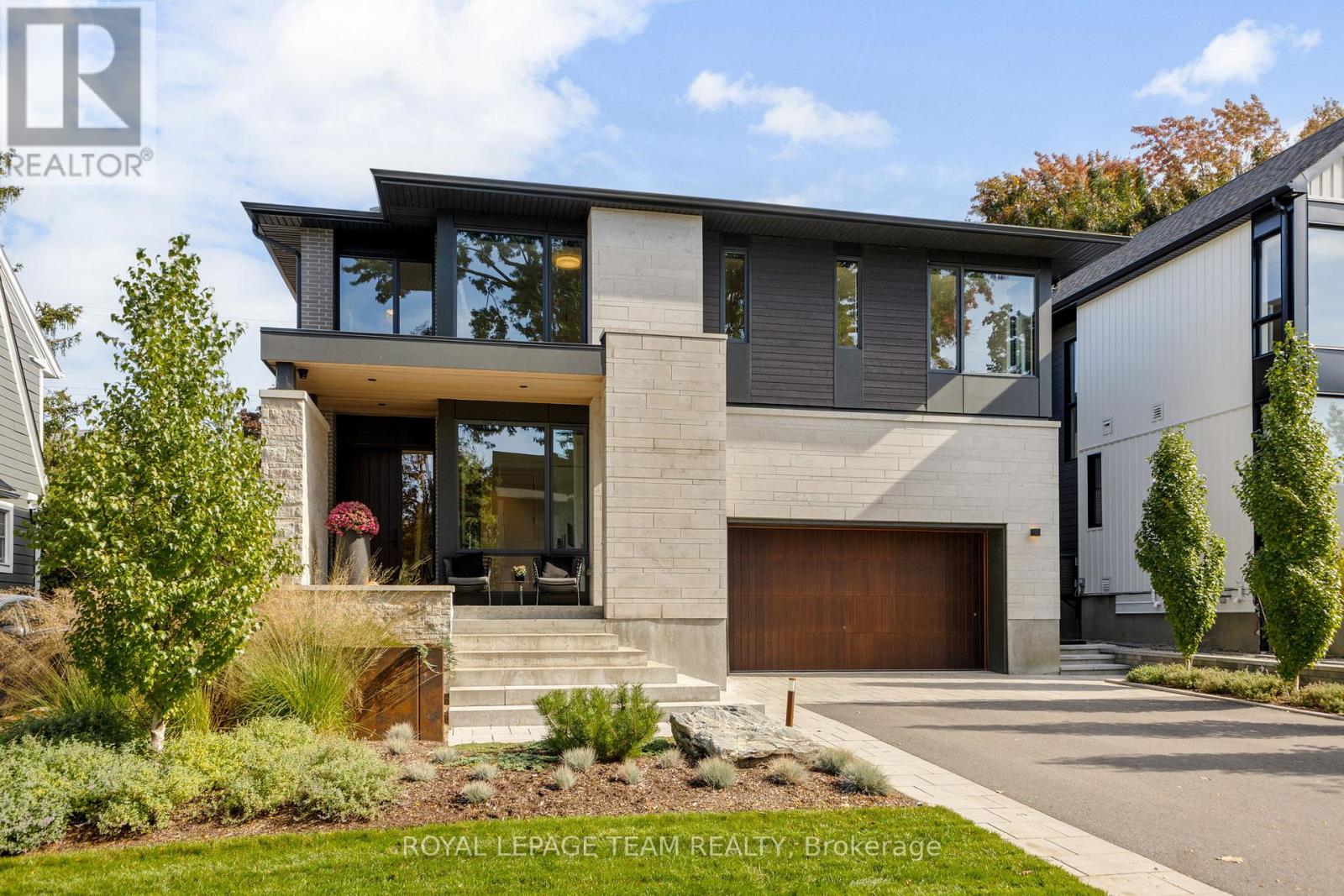 511 Fraser Avenue, Ottawa, Ontario  K2A 2R1 - Photo 2 - X13104116