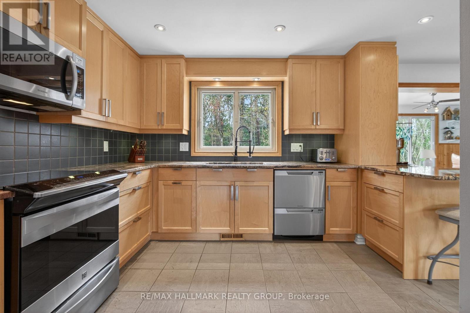 6075 Forestglen Crescent, Ottawa, Ontario  K1C 5N6 - Photo 13 - X13104124